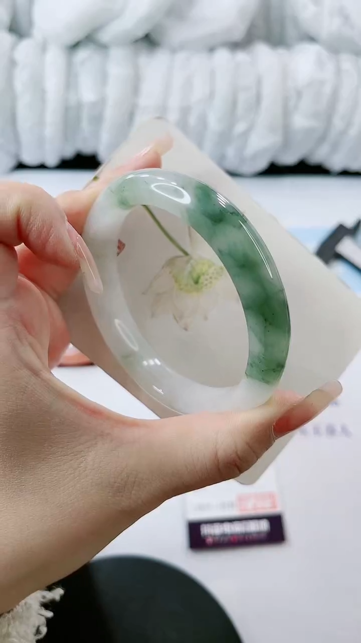 【闪购商品】石英质玉手镯未镶嵌多样性发货E327