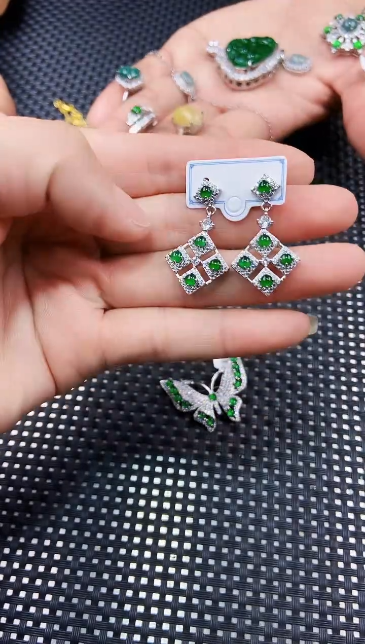 【闪购商品】翡翠耳饰未镶嵌111111111