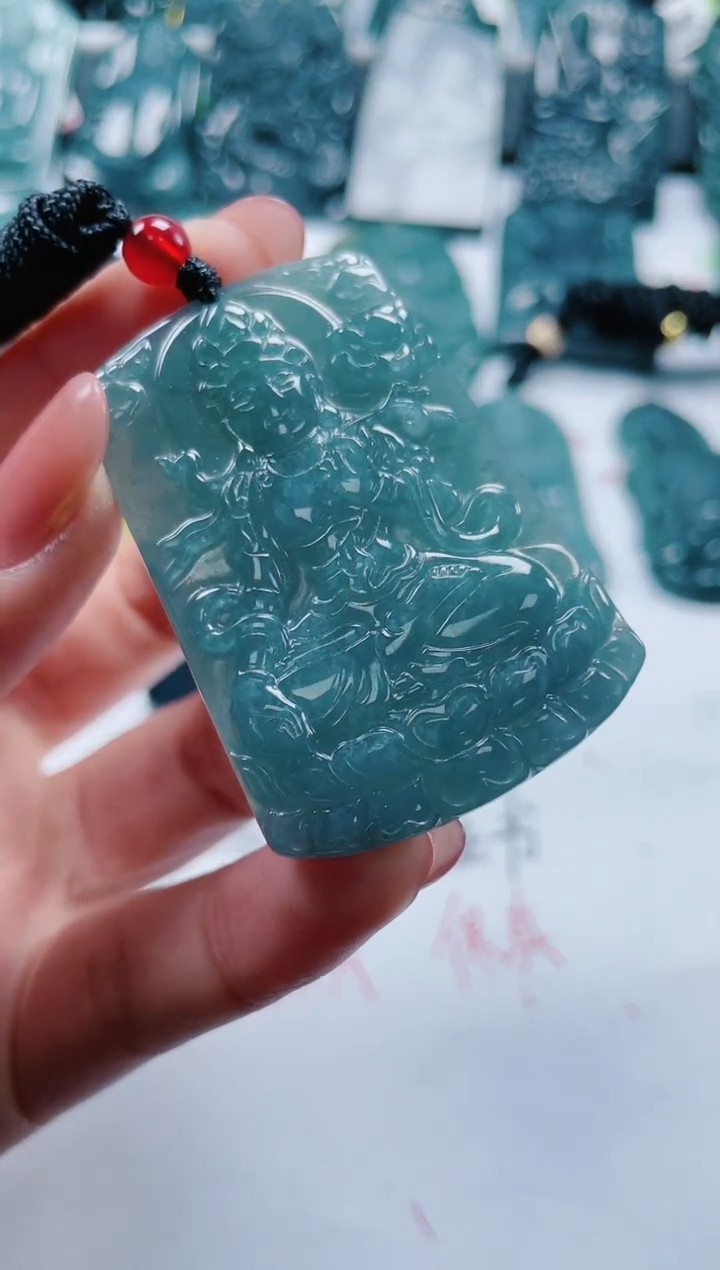 【闪购商品】翡翠颈饰未镶嵌              