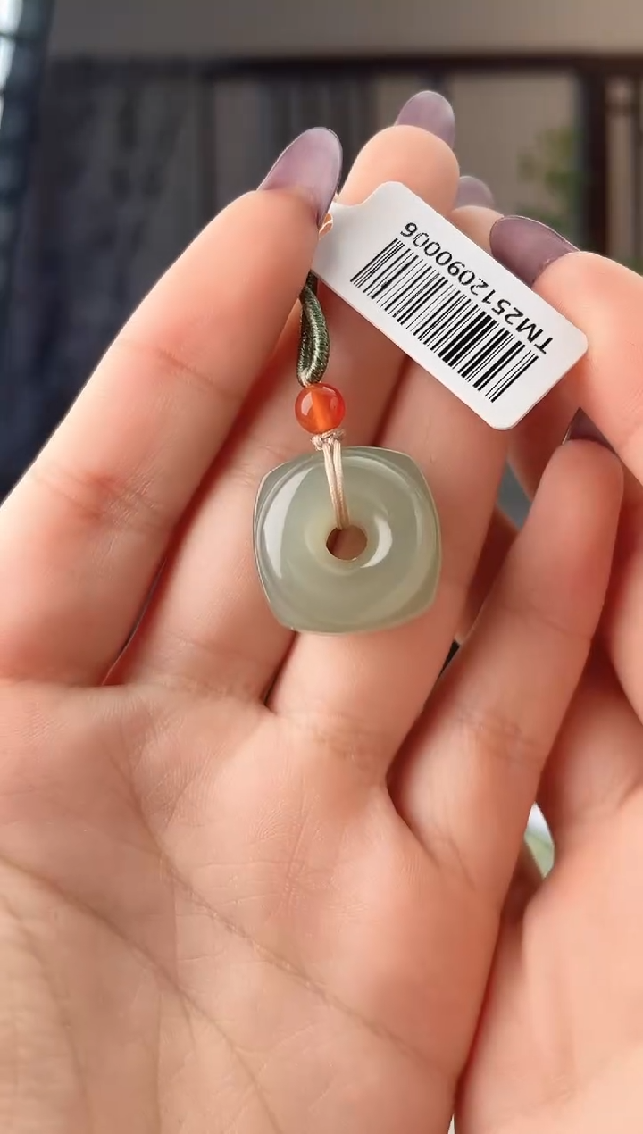 颈饰未镶嵌和田玉扣 xp 多样性发其一