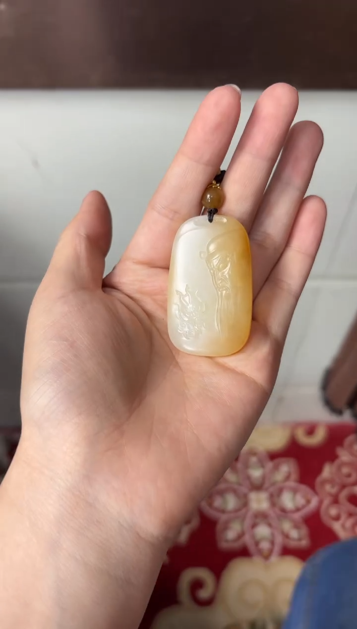 【闪购商品】和田玉吊坠(赠链)未镶嵌且末金山微色差吊坠