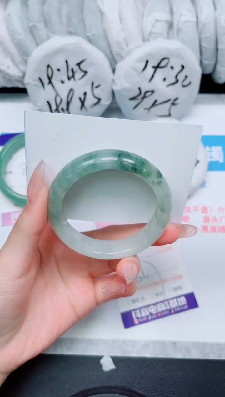 【闪购商品】石英质玉手镯未镶嵌118