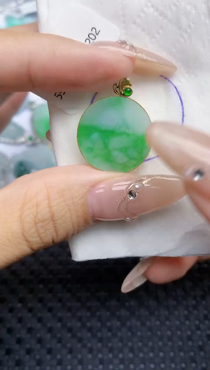 颈饰18K金镶嵌翡翠195   天然翡翠A货  百元以上9米证书费自理