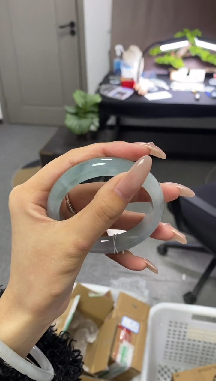 【闪购商品】翡翠手镯未镶嵌手镯