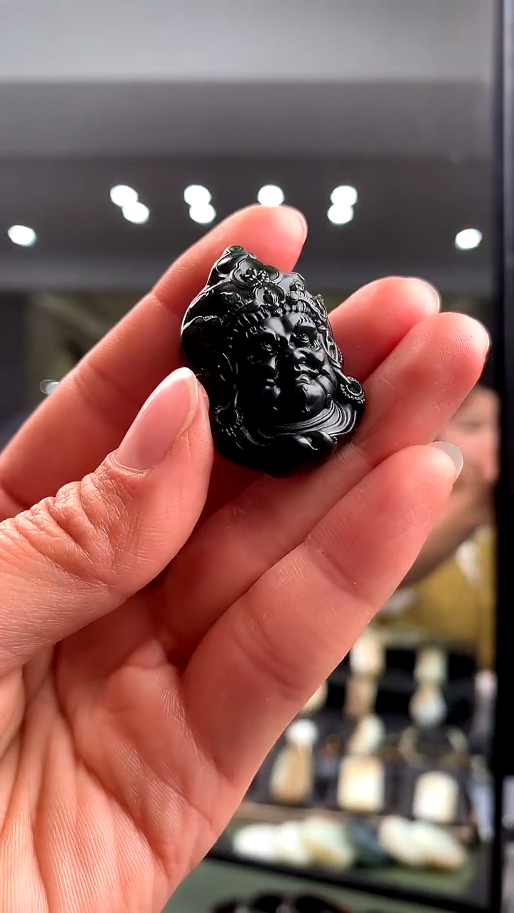 颈饰未镶嵌和田玉挂件