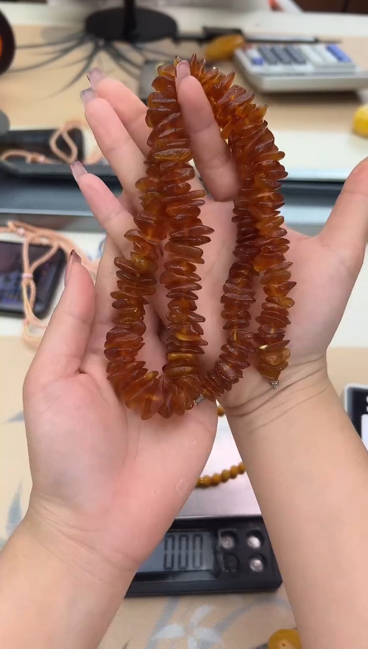 【闪购商品】琥珀裸石未镶嵌蜜蜡吊坠