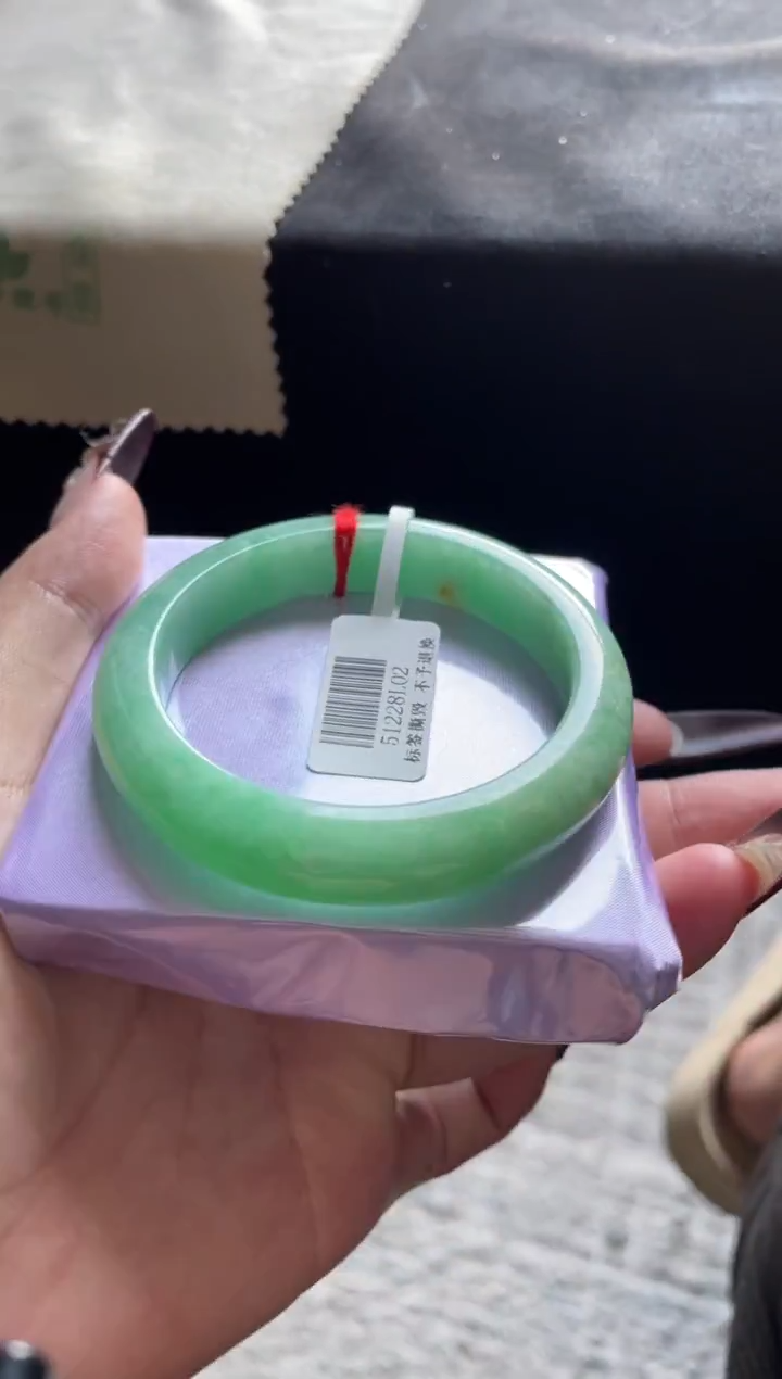 未镶嵌手镯翡翠三天鉴赏期