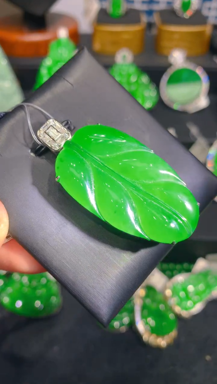 【闪购商品】翡翠颈饰银S925镶嵌68一季