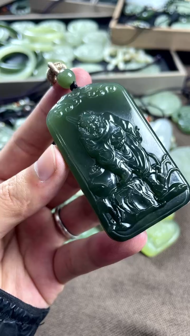 颈饰未镶嵌和田玉钟馗