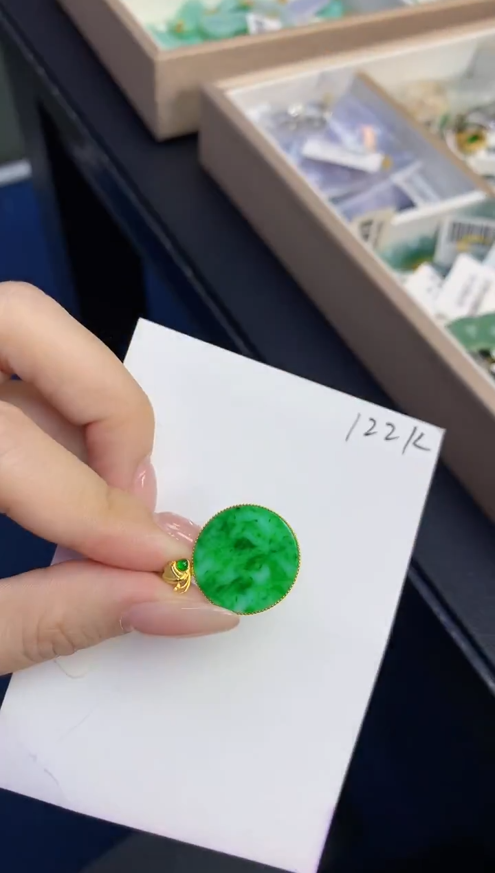 颈饰18K金镶嵌翡翠天然缅甸A货翡翠