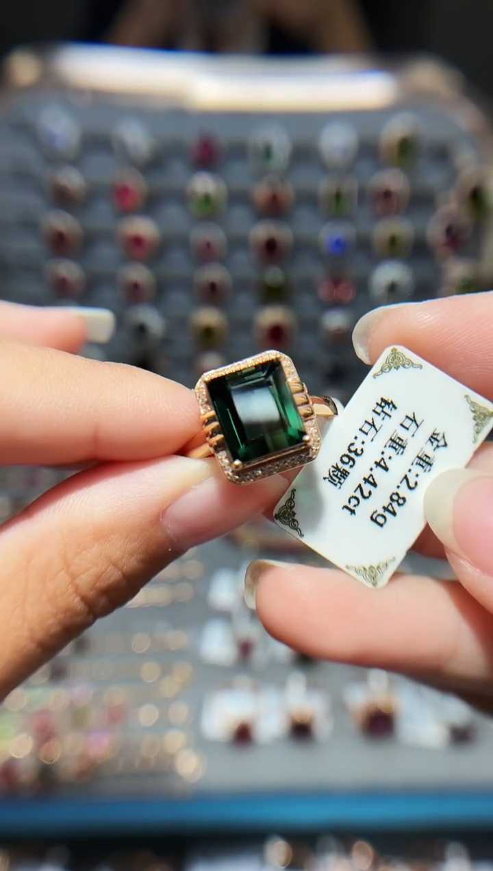 18K金镶嵌戒指碧玺4.42.