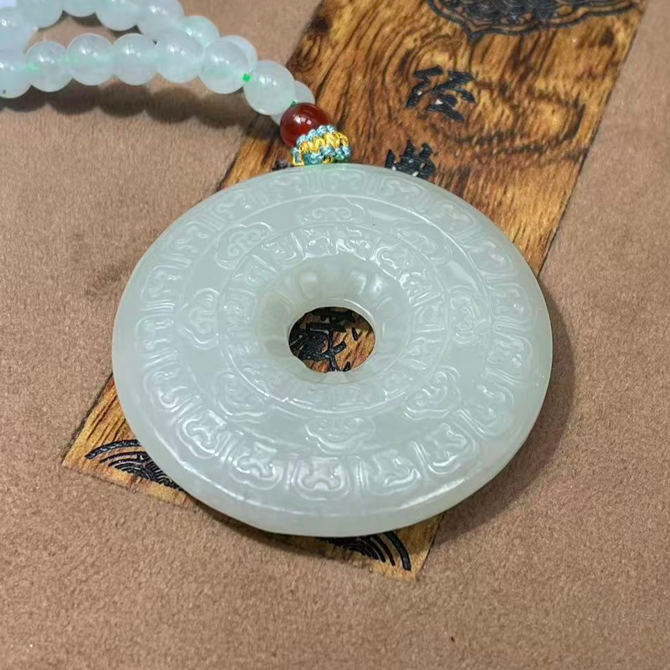 天然和田玉吊坠（多样性发其一）JYF100074