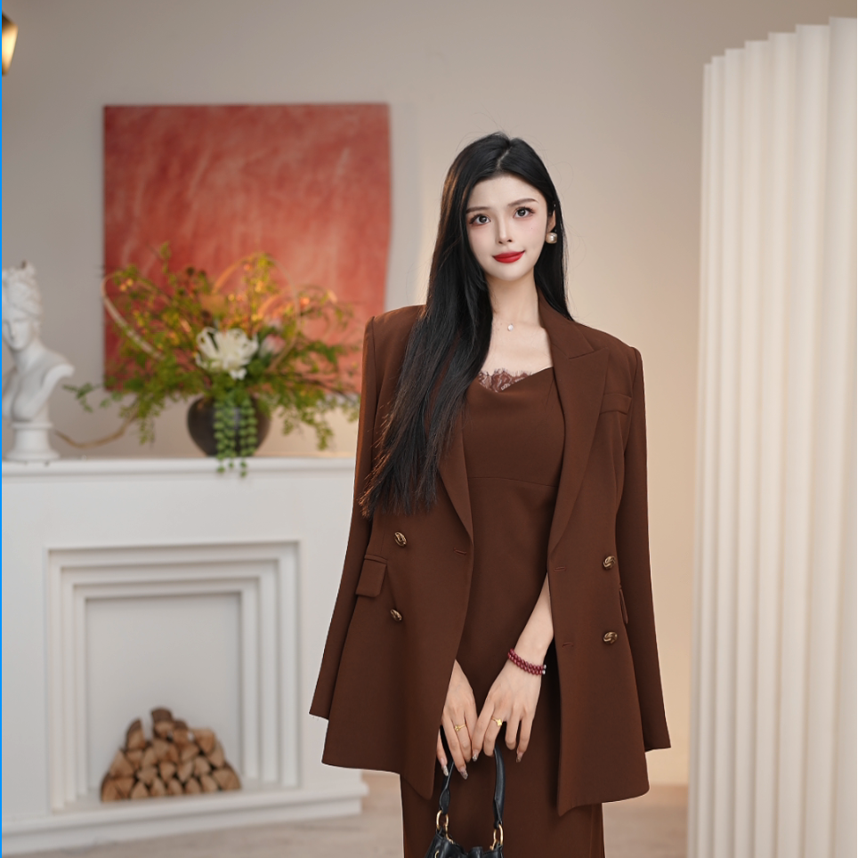 AMASS/阿玛施 经典通勤休闲时尚百搭气质四粒扣修身西装5400773