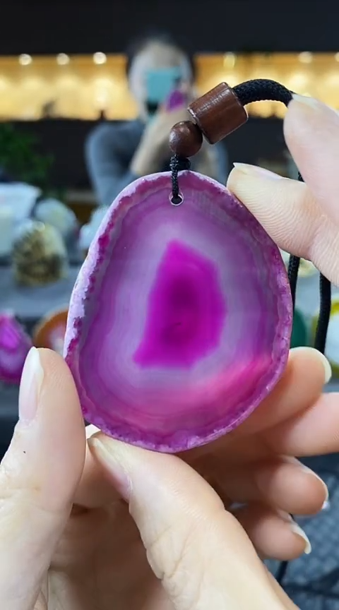 未镶嵌颈饰玛瑙/玉髓尼****姐玛瑙