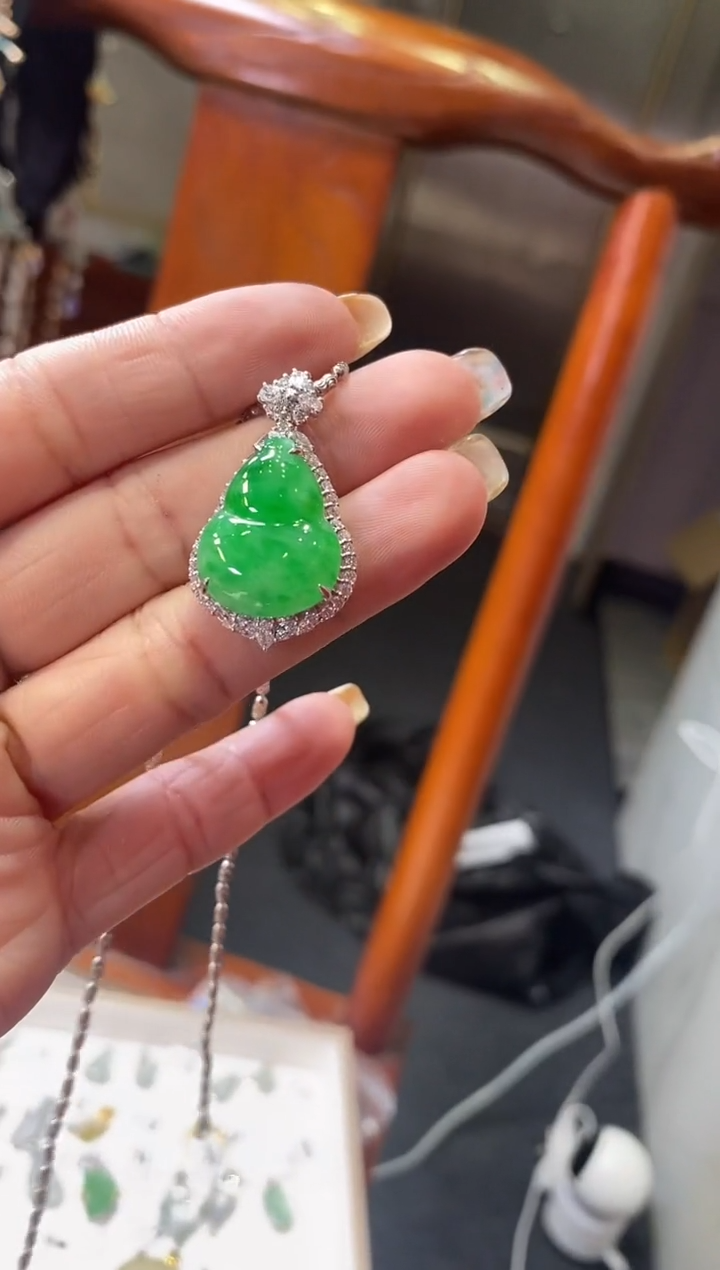 翡翠18K金镶嵌吊坠(不含链)葫芦