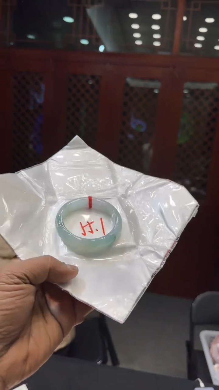 【闪购商品】翡翠手镯未镶嵌手镯