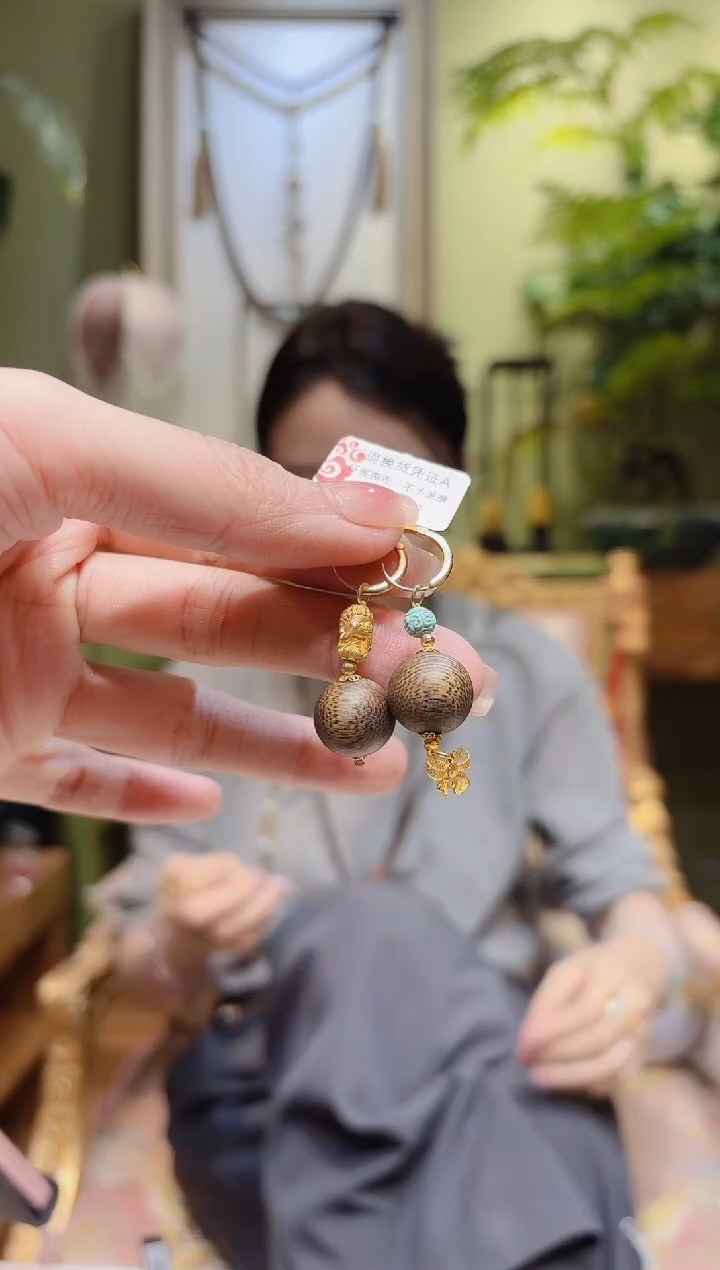 【闪购商品】沉香手把件沉香耳扣耳饰