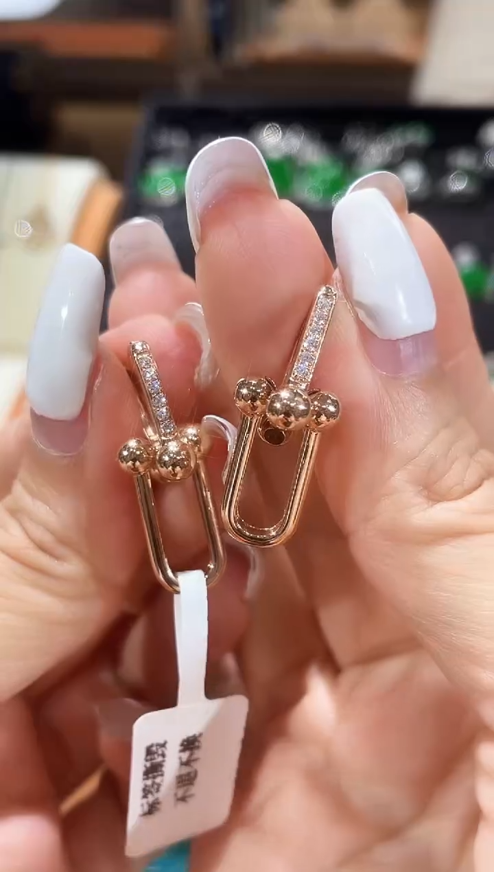 【闪购商品】钻石耳饰18K金镶嵌耳饰