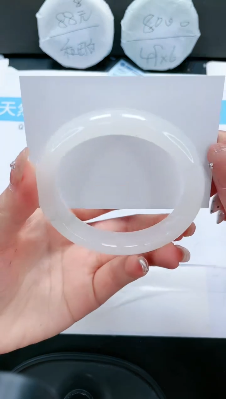 【闪购商品】石英质玉手镯未镶嵌108*58