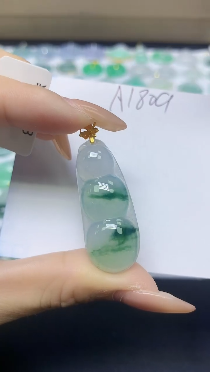 颈饰18K金镶嵌翡翠天然缅甸A货翡翠百元以上9元证书费自理