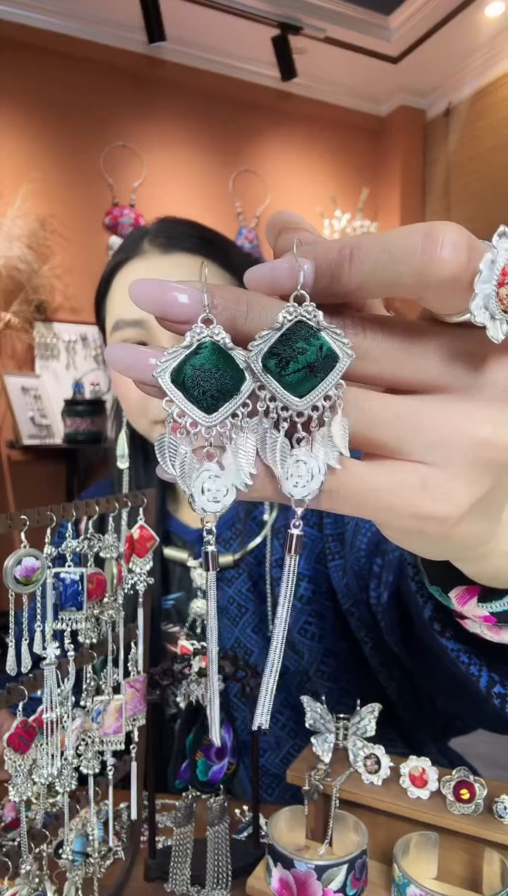 【闪购商品】刺绣纯手工民族风耳环