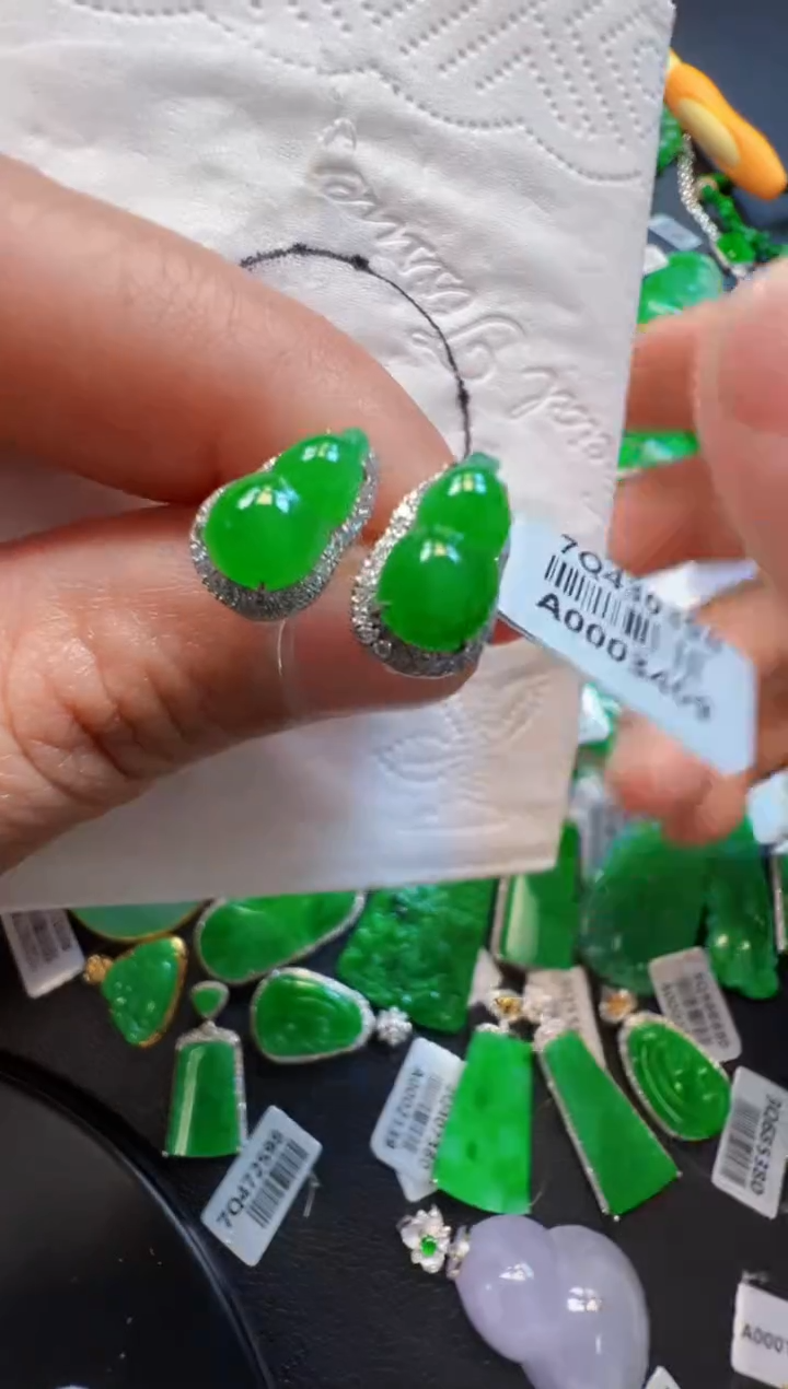 【闪购商品】定制翡翠18K金镶嵌4980一对