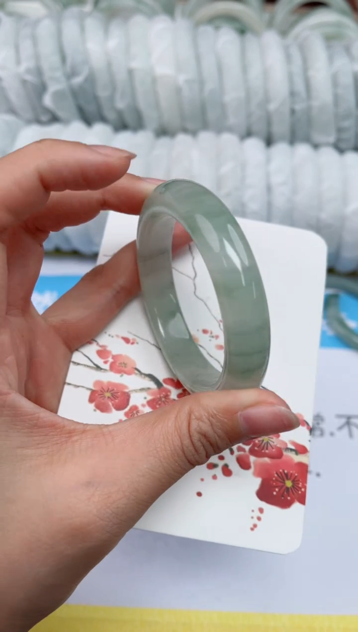 【闪购商品】石英质玉手镯未镶嵌220