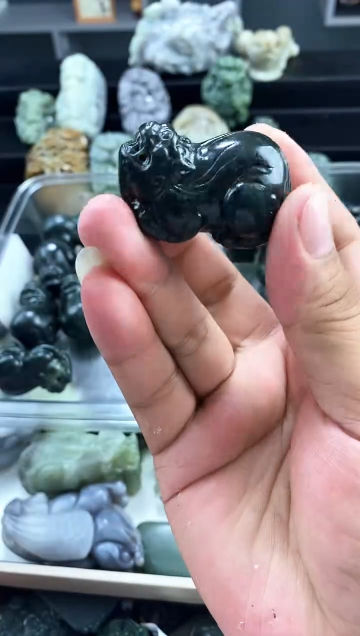 和田玉未镶嵌颈饰1