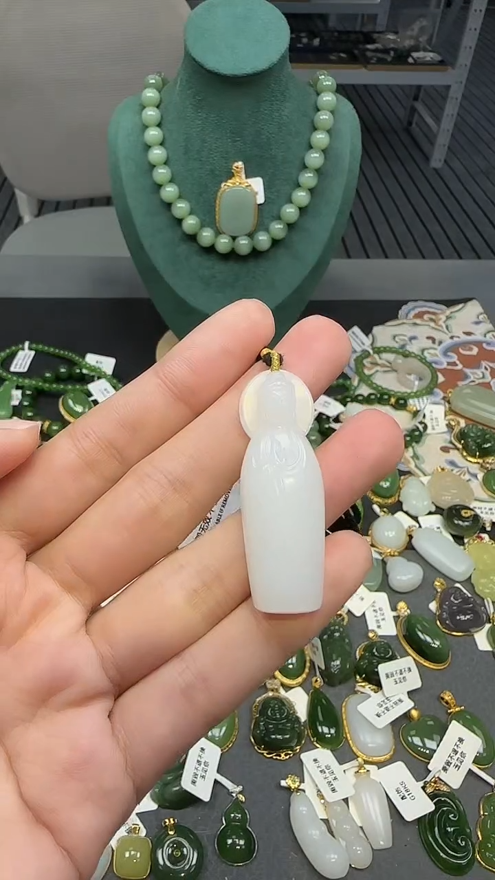 未镶嵌和田玉挂件1