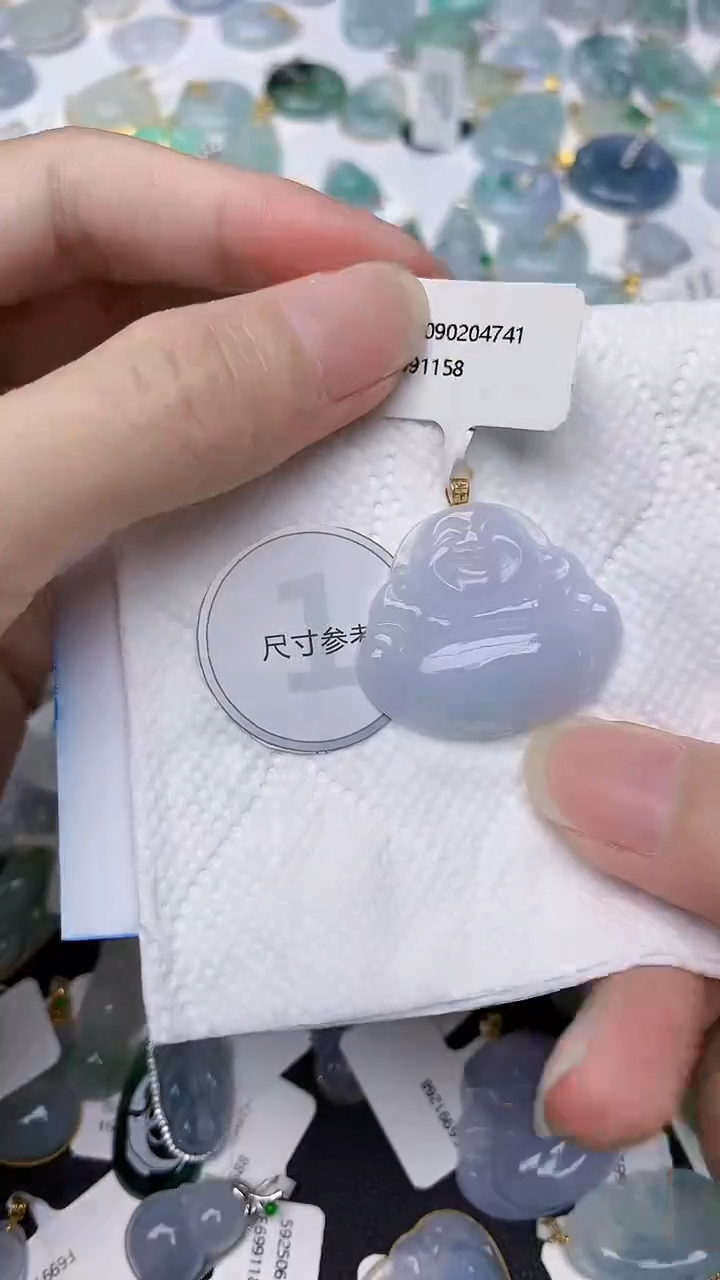 颈饰18K金镶嵌翡翠天然A货翡翠