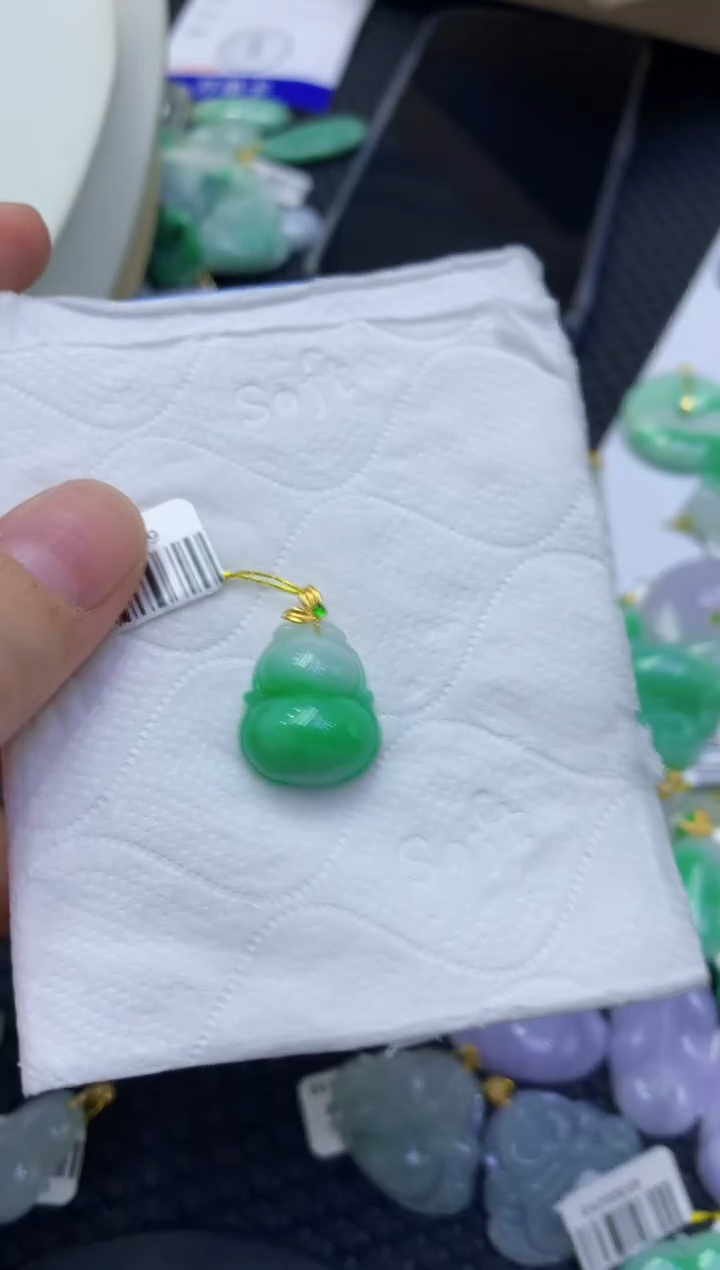 颈饰18K金镶嵌翡翠舒*天然缅甸翡翠A货