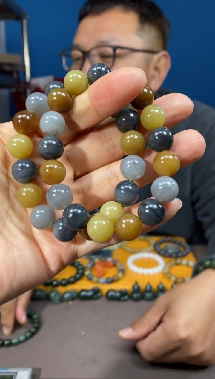 未镶嵌手链和田玉颜色多样性发货拍一发一