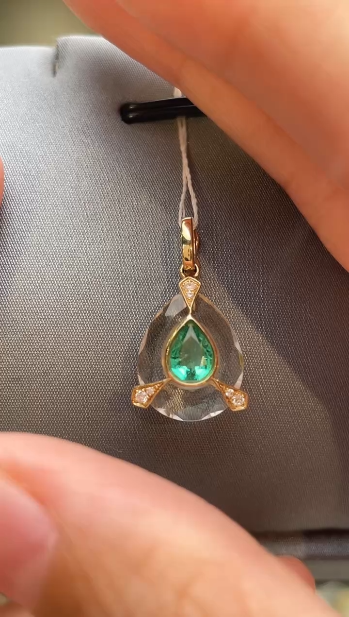 吊坠(不含链)18K金镶嵌祖母绿哥伦比亚主石：0.45ct