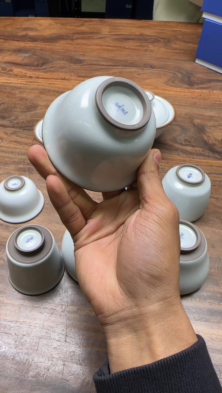闲****着燕泥堂 汝白压手杯
