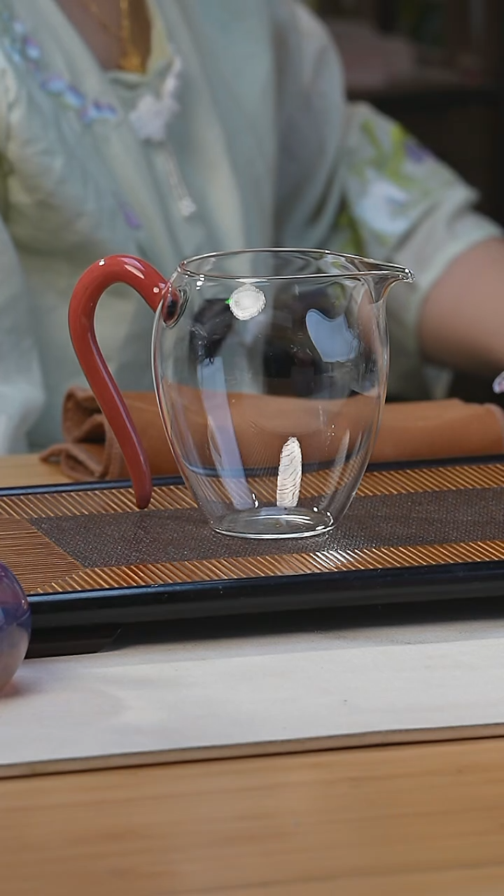 如红蛋盅玻璃公道杯