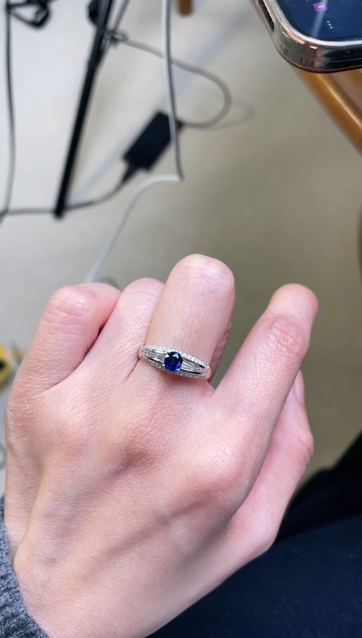 【闪购商品】蓝宝石戒指铂Pt950镶嵌主石：0.70ct