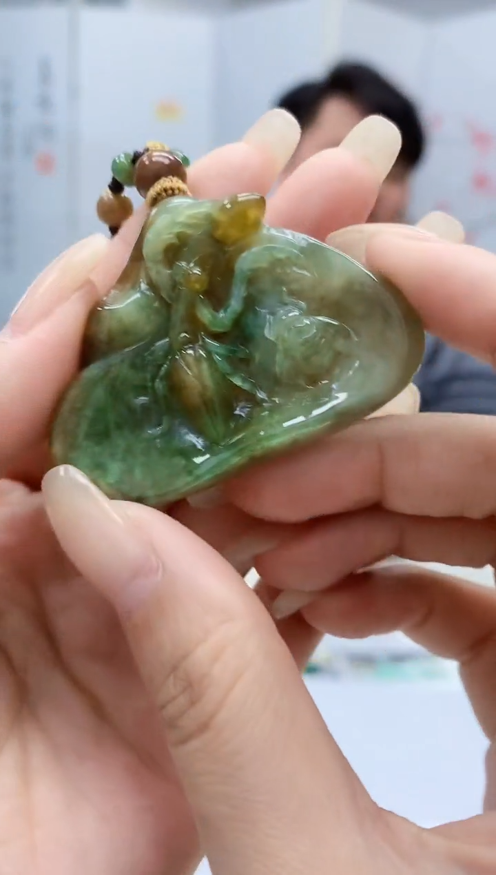 【闪购商品】定制翡翠未镶嵌5060lr-毛货挂件280