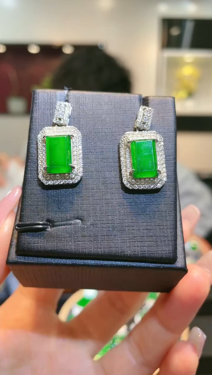 【闪购商品】翡翠颈饰银S925镶嵌A9天然A货翡翠耳饰