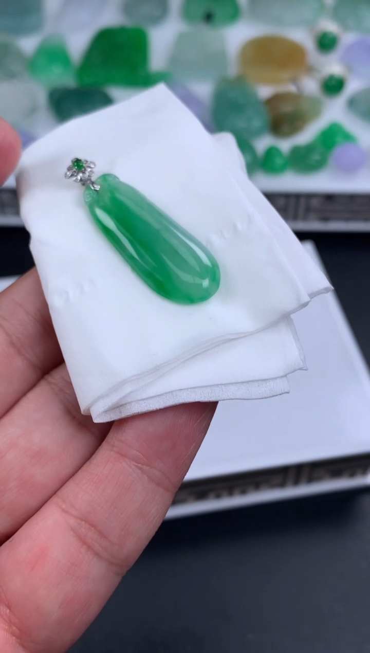 【闪购商品】翡翠项链18K金镶嵌翡翠