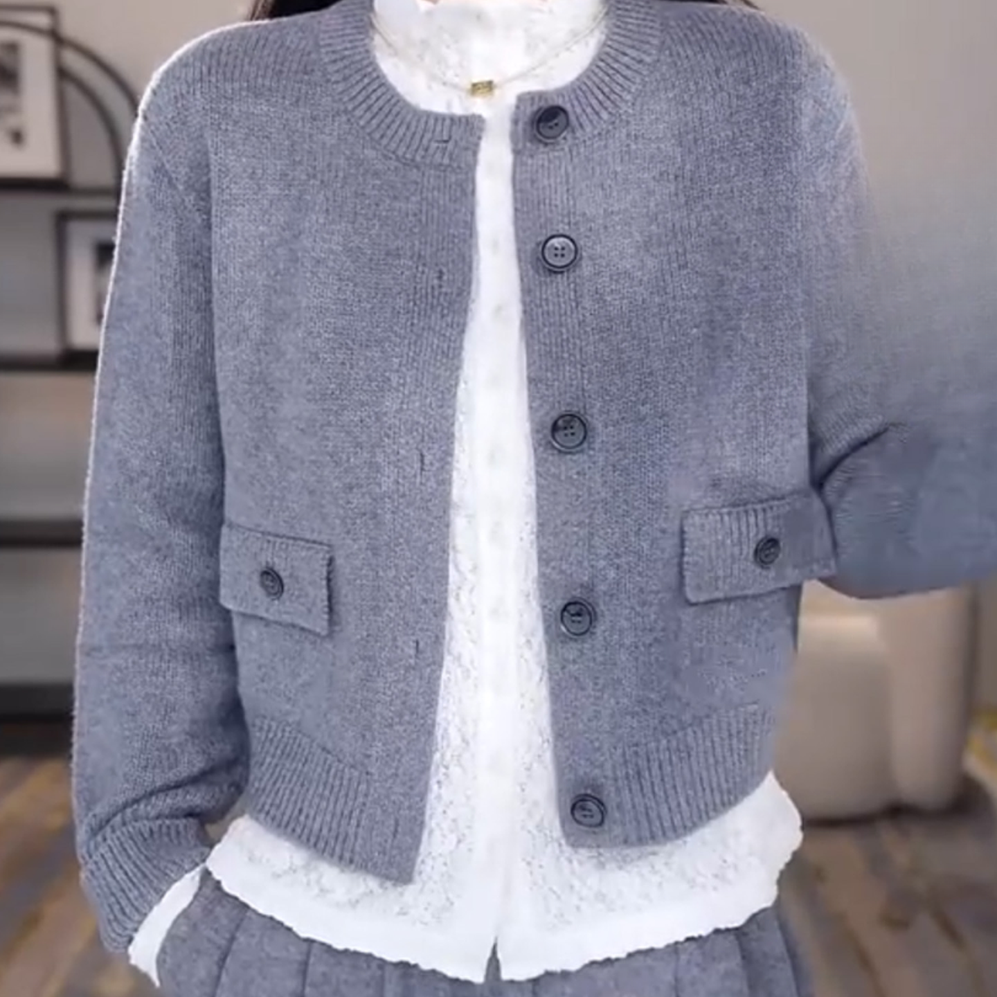 【商场同款】2025秋冬新款圆领纯色休闲短款绵羊毛针织开衫女548043