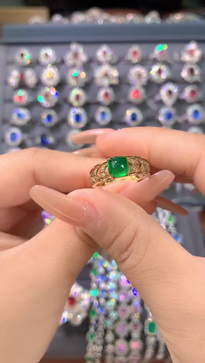 18K金镶嵌戒指祖母绿-1.26克拉