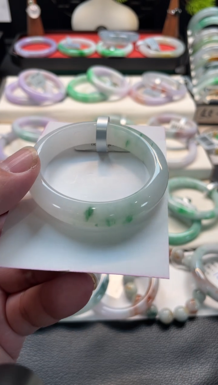 未镶嵌手镯翡翠116号链接 53.5贵妃