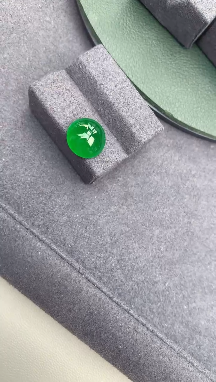 【闪购商品】翡翠摆件未镶嵌9.9mm翡翠