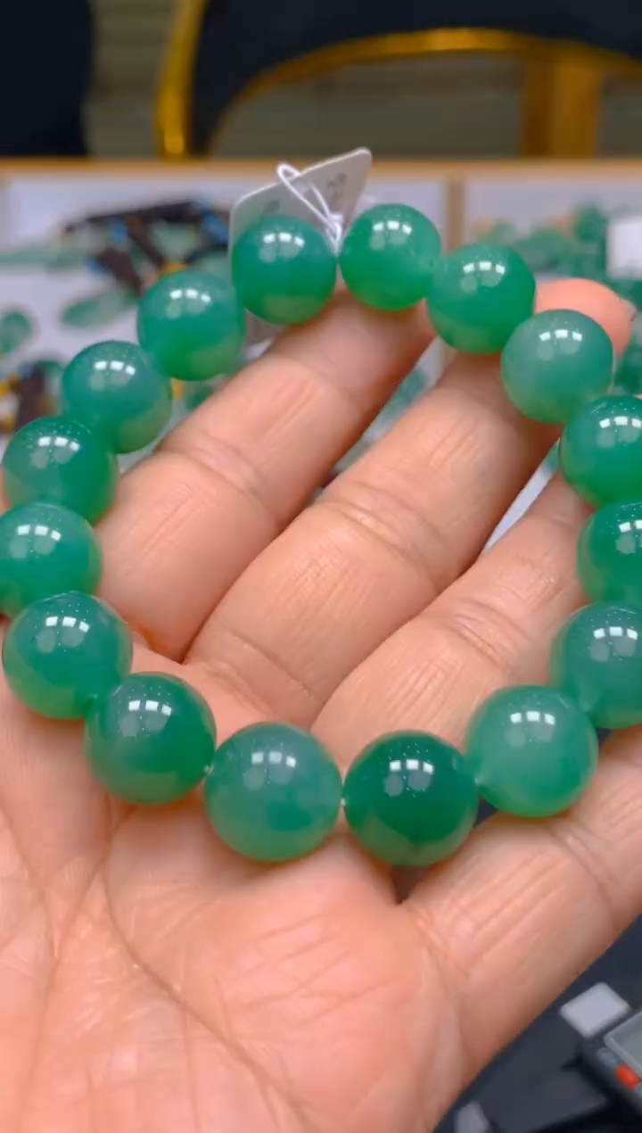 【闪购商品】石英质玉手链未镶嵌冰美人非洲翠023