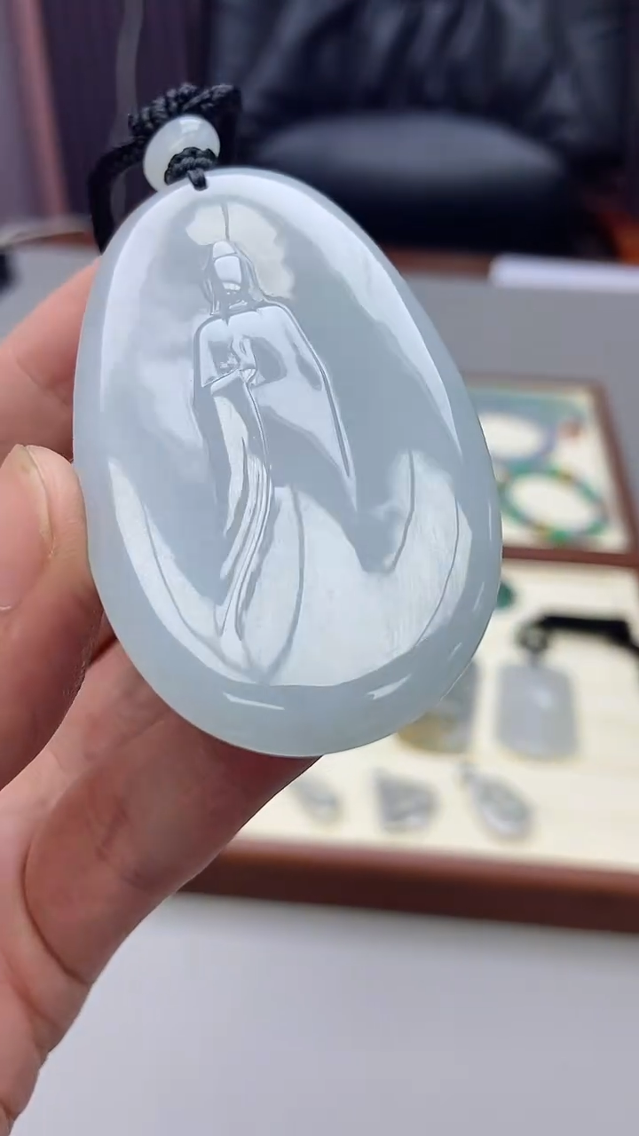 翡翠未镶嵌颈饰翡翠观音