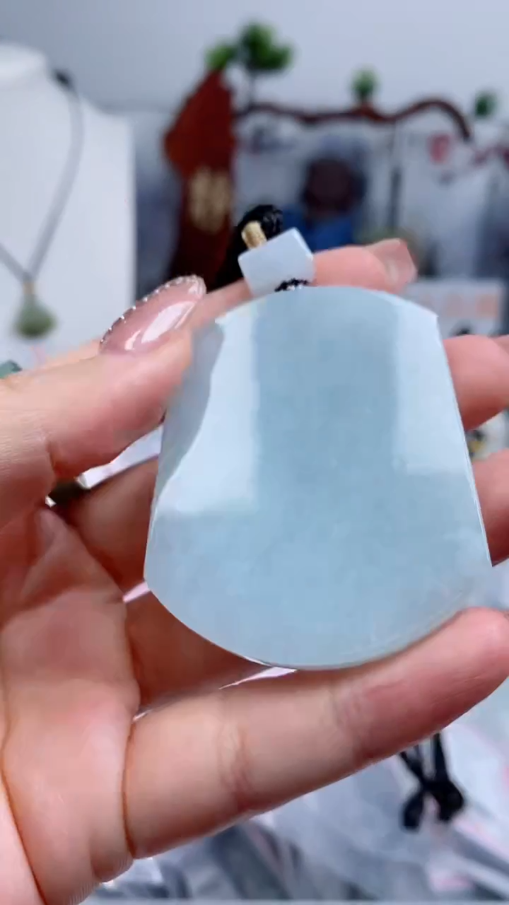 翡翠未镶嵌颈饰吊坠