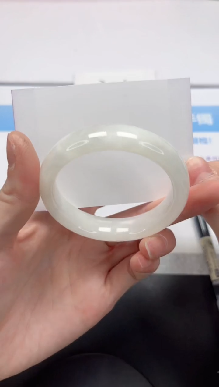 【闪购商品】和田玉手镯未镶嵌V107-54.5