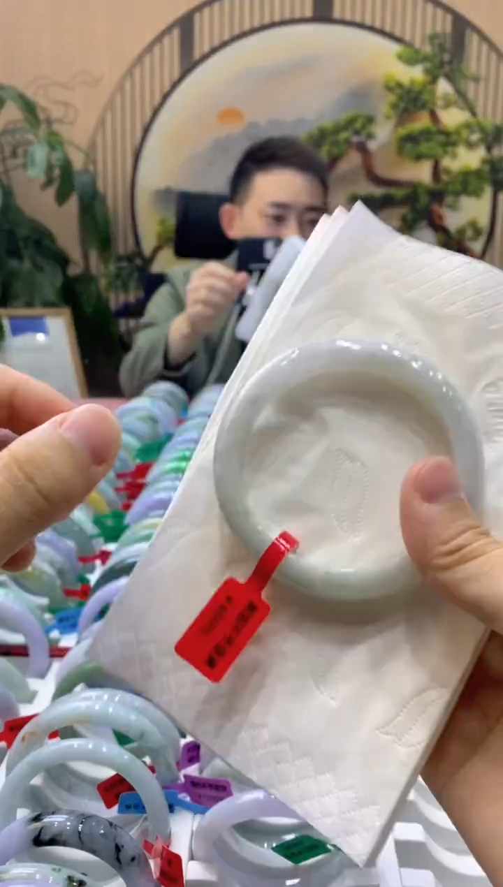 【闪购商品】翡翠手镯未镶嵌000009606