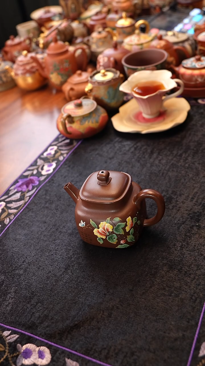 茶壶紫砂杨菲德钟