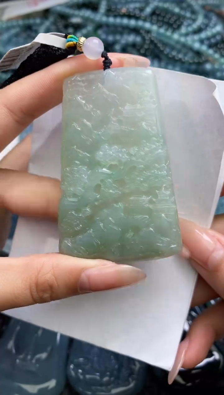 【闪购商品】翡翠颈饰未镶嵌           